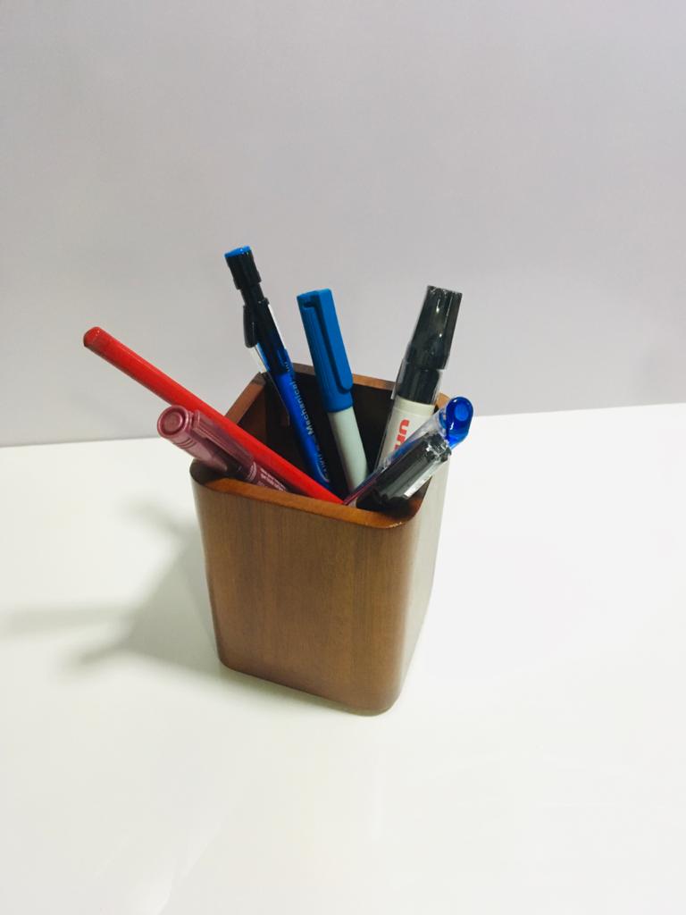 Wooden Pen Holder (BL-PS-03) – Premium Stationers